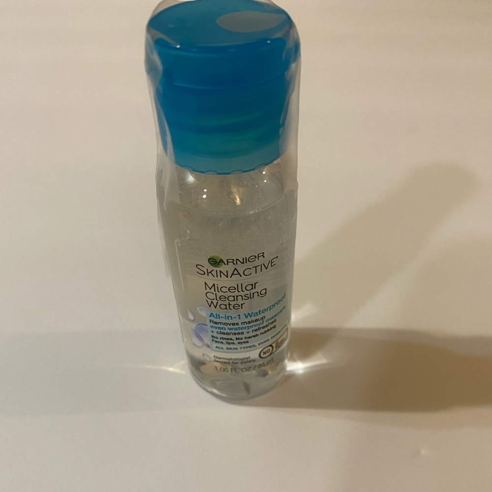 Garnier SkinActive Micellar cleansing water all in 1 waterproof SAMPLE